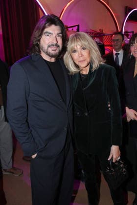 Stephane Rolland et Brigitte Macron au greeting du défilé Stéphane Rolland, Collection Haute Couture Printemps Eté 2026 lors de la Fashion Week de Paris PFW au Cirque dHiver Bouglione, à Paris, France, le 27 janvier 2026 Bertrand Rindoff Bestimage Greeting Stephane Rolland Haute Couture Spring Summer 2026 show as part of Paris Fashion Week on January 27, 2026 in Paris, France Paris France  Copyright: xBERTRANDxRINDOFFxPETROFFx xBESTIMAGExBERTRANDxRINDOFFxPETROFFx xBESTIMAGEx