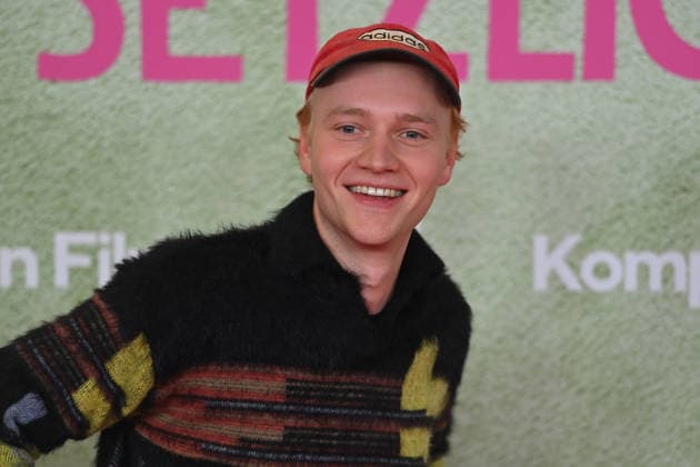 Bruno ALEXANDER Actor , single image,cropped single motif,portrait,portrait,portrait world premiere ACH DIESE LUECKE DIESE ENTSETZLICHE LUECKE on 27 01 20226 at the Mathaeser Cinema in Munich