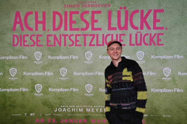 Bruno ALEXANDER Actor , single picture,cropped single motif,half figure,half figure, world premiere ACH DIESE LUECKE DIESE ENTSETZLICHE LUECKE on 27 01 20226 at the Mathaeser Kino in Munich