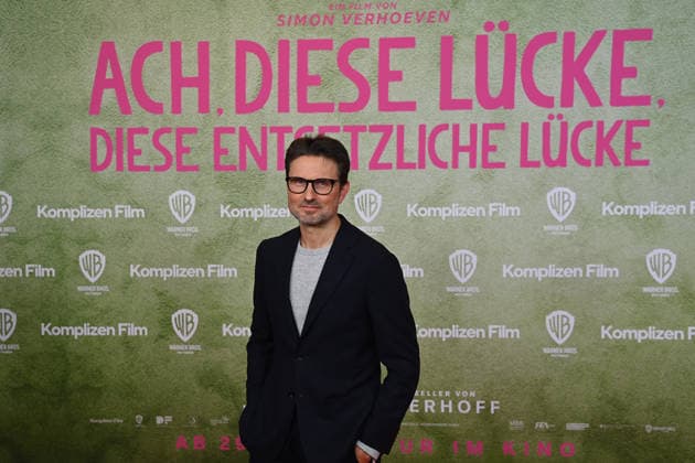 Simon VERHOEVEN, director,screenplay,single image,cropped single motif,half figure,half figure World premiere ACH DIESE LUECKE DIESE ENTSETZLICHE LUECKE on 27 01 20226 at the Mathaeser Kino in Munich