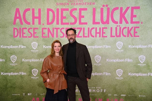 Karoline HERFURTH actress , husband Christopher DOLL film producer world premiere ACH DIESE LUECKE DIESE ENTSETZLICHE LUECKE on 27 01 20226 at the Mathaeser Kino in Munich
