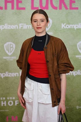 Katharina STARK actress , single picture,cropped single motif,half figure,half figure world premiere ACH DIESE LUECKE DIESE ENTSETZLICHE LUECKE on 27 01 20226 at Mathaeser Kino in Munich