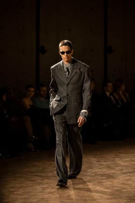 PFW Saint Laurent runway EB A model presents a creation by designer Anthony Vaccarello as part of his Menswear Fall Winter 2026-2027 collection show for fashion house Saint Laurent during Men s Fashion Week in Paris, France, January 27, 2026. Photo by Eliot Blondet ABACAPRESS.COM Paris France France  Copyright: xBlondetxEliot ABACAx