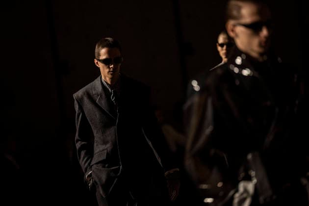 PFW Saint Laurent runway EB A model presents a creation by designer Anthony Vaccarello as part of his Menswear Fall Winter 2026-2027 collection show for fashion house Saint Laurent during Men s Fashion Week in Paris, France, January 27, 2026. Photo by Eliot Blondet ABACAPRESS.COM Paris France France  Copyright: xBlondetxEliot ABACAx