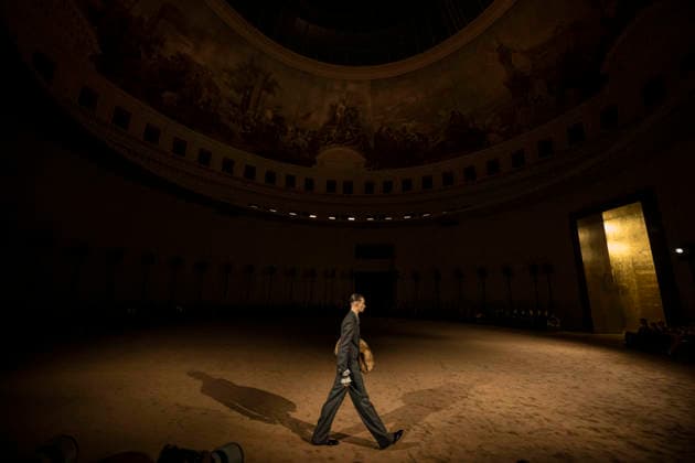 PFW Saint Laurent runway EB A model presents a creation by designer Anthony Vaccarello as part of his Menswear Fall Winter 2026-2027 collection show for fashion house Saint Laurent during Men s Fashion Week in Paris, France, January 27, 2026. Photo by Eliot Blondet ABACAPRESS.COM Paris France France  Copyright: xBlondetxEliot ABACAx