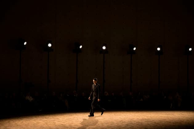 PFW Saint Laurent runway EB A model presents a creation by designer Anthony Vaccarello as part of his Menswear Fall Winter 2026-2027 collection show for fashion house Saint Laurent during Men s Fashion Week in Paris, France, January 27, 2026. Photo by Eliot Blondet ABACAPRESS.COM Paris France France  Copyright: xBlondetxEliot ABACAx