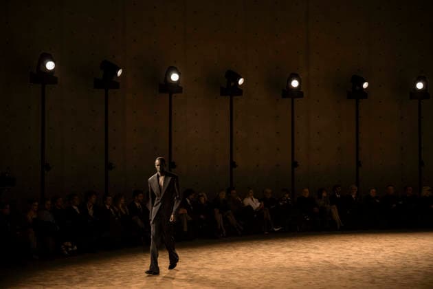 PFW Saint Laurent runway EB A model presents a creation by designer Anthony Vaccarello as part of his Menswear Fall Winter 2026-2027 collection show for fashion house Saint Laurent during Men s Fashion Week in Paris, France, January 27, 2026. Photo by Eliot Blondet ABACAPRESS.COM Paris France France  Copyright: xBlondetxEliot ABACAx