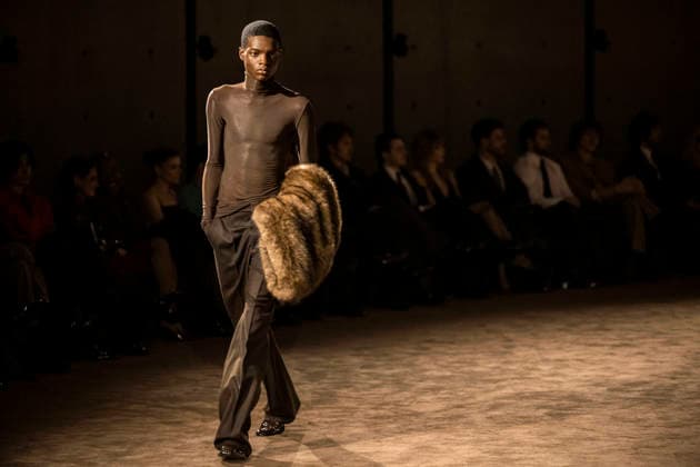 PFW Saint Laurent runway EB A model presents a creation by designer Anthony Vaccarello as part of his Menswear Fall Winter 2026-2027 collection show for fashion house Saint Laurent during Men s Fashion Week in Paris, France, January 27, 2026. Photo by Eliot Blondet ABACAPRESS.COM Paris France France  Copyright: xBlondetxEliot ABACAx