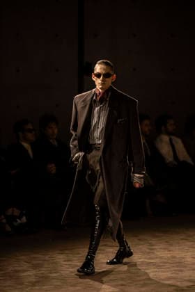 PFW Saint Laurent runway EB A model presents a creation by designer Anthony Vaccarello as part of his Menswear Fall Winter 2026-2027 collection show for fashion house Saint Laurent during Men s Fashion Week in Paris, France, January 27, 2026. Photo by Eliot Blondet ABACAPRESS.COM Paris France France  Copyright: xBlondetxEliot ABACAx