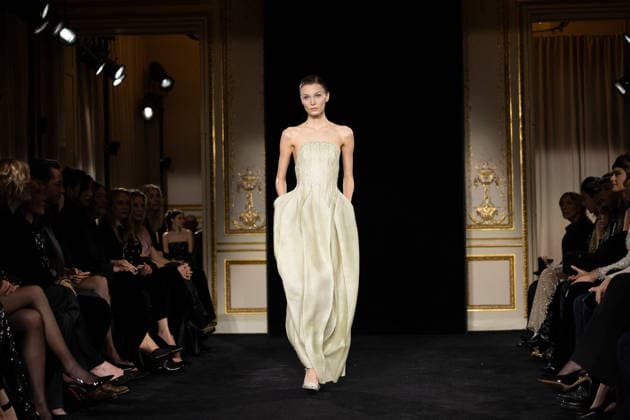 PFW Giorgio Armani Runway - Paris AJ A model presents a creation for Giorgio Armani Prive for Women s Haute Couture Spring Summer 2026 collection fashion show as part of the Paris Haute Couture Fashion Week, in Paris, on January 27, 2026. Photo by Alexis Jumeau ABACAPRESS.COM Paris France  Copyright: xJumeauxAlexis ABACAx