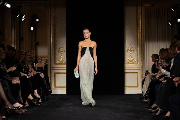 PFW Giorgio Armani Runway - Paris AJ A model presents a creation for Giorgio Armani Prive for Women s Haute Couture Spring Summer 2026 collection fashion show as part of the Paris Haute Couture Fashion Week, in Paris, on January 27, 2026. Photo by Alexis Jumeau ABACAPRESS.COM Paris France  Copyright: xJumeauxAlexis ABACAx