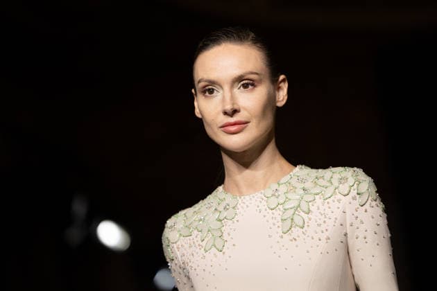 PFW Giorgio Armani Runway - Paris AJ A model presents a creation for Giorgio Armani Prive for Women s Haute Couture Spring Summer 2026 collection fashion show as part of the Paris Haute Couture Fashion Week, in Paris, on January 27, 2026. Photo by Alexis Jumeau ABACAPRESS.COM Paris France  Copyright: xJumeauxAlexis ABACAx
