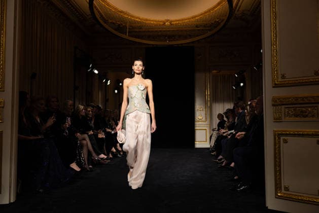 PFW Giorgio Armani Runway - Paris AJ A model presents a creation for Giorgio Armani Prive for Women s Haute Couture Spring Summer 2026 collection fashion show as part of the Paris Haute Couture Fashion Week, in Paris, on January 27, 2026. Photo by Alexis Jumeau ABACAPRESS.COM Paris France  Copyright: xJumeauxAlexis ABACAx