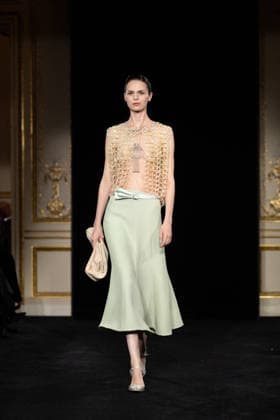 PFW Giorgio Armani Runway - Paris AJ A model presents a creation for Giorgio Armani Prive for Women s Haute Couture Spring Summer 2026 collection fashion show as part of the Paris Haute Couture Fashion Week, in Paris, on January 27, 2026. Photo by Alexis Jumeau ABACAPRESS.COM Paris France  Copyright: xJumeauxAlexis ABACAx