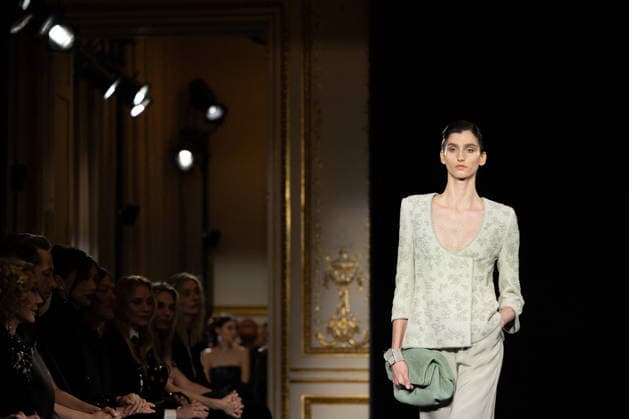 PFW Giorgio Armani Runway - Paris AJ A model presents a creation for Giorgio Armani Prive for Women s Haute Couture Spring Summer 2026 collection fashion show as part of the Paris Haute Couture Fashion Week, in Paris, on January 27, 2026. Photo by Alexis Jumeau ABACAPRESS.COM Paris France  Copyright: xJumeauxAlexis ABACAx