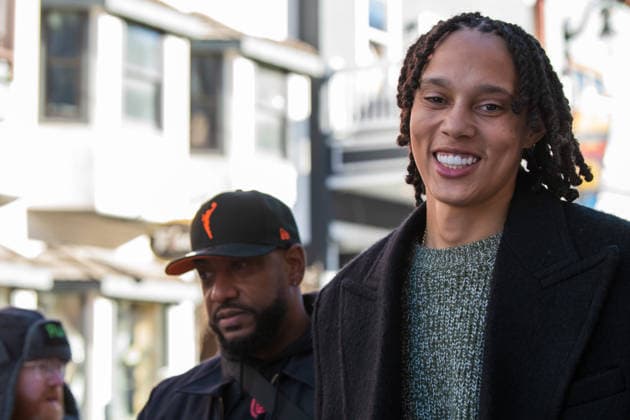 January 26, 2026, Park City, Utah, USA: US basketball player BRITTNEY GRINER interacts with fans while leaving The Vulture Spot during the 2026 Sundance Film Festival in Park City, Utah. Park City USA - ZUMAm292 20260126_znp_m292_151 Copyright: xCharles-McClintockxWilsonx