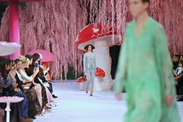 PFW - Chanel Runway Models walk the runway during the Chanel Haute Couture Week Spring Summer 2026 show as part of Paris Fashion Week on January 27, 2026 in Paris, France. Photo by Franck Castel ABACAPRESS.COM Paris France  Copyright: xCastelxFranck ABACAx