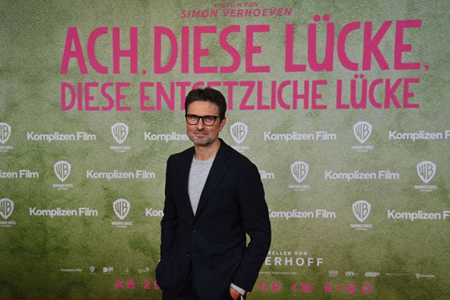 Simon VERHOEVEN Director and screenplay , single image,cropped single motif,half figure,half figure World premiere ACH DIESE LUECKE DIESE ENTSETZLICHE LUECKE on 27 01 20226 at the Mathaeser Kino in Munich