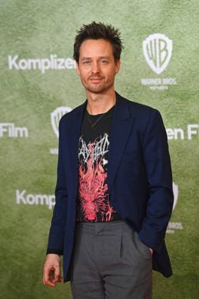 Tom SCHILLING actor , single picture,cropped single motif,half figure,half figure world premiere ACH DIESE LUECKE DIESE ENTSETZLICHE LUECKE on 27 01 20226 at the Mathaeser Kino in Munich