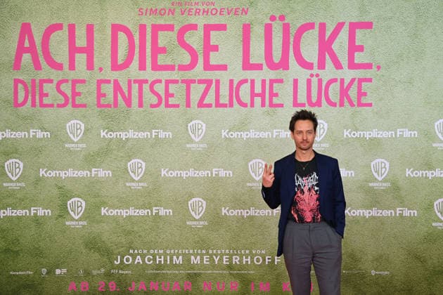 Tom SCHILLING actor , world premiere ACH DIESE LUECKE DIESE ENTSETZLICHE LUECKE on 27 01 20226 at the Mathaeser Kino in Munich