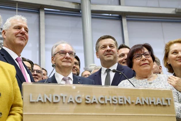 28.01.2026, xtgx, Politik - Landtag Sachsen-Anhalt Landtagssitzung - Wahl des Ministerpräsidenten Dr. Reiner Haseloff (CDU), Sven Schulze (CDU) Gruppenbild Magdeburg *** 28 01 2026, xtgx, Politik Landtag Sachsen Anhalt Landtagssitzung Wahl des Ministerpräsidenten Dr Reiner Haseloff CDU , Sven Schulze CDU group picture Magdeburg