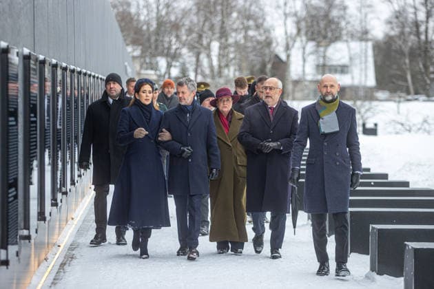 27.01.2026, Tallinn. King Frederik X of Denmark and Queen Mary will be in Estonia on a state visit at the invitation of President Alar Karis. President Karis and Sirje Karis, together with King Frederik X and Queen Mary visited the Memorial to the Victims of Communism in Maarjamäe where they lit candles in remembrance of the victims of totalitarian crimes. Photo: Rasmus Rebase Postimees Tallinn Harjumaa Estonia 1RR27JAN26C18  Copyright: xRasmusxRebasex Sirje Karis, Alar Karis, King Frederik X, Queen Mary