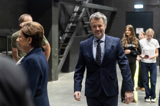 27.01.2026, Tallinn. King Frederik X of Denmark and Queen Mary will be in Estonia on a state visit at the invitation of President Alar Karis. President Karis and Sirje Karis also accompanied the Danish royal couple to the Rakett 69 science studio where they learned about the activities of HK Unicorn Squad and met with girls studying robotics and technology. Photo: Martin Pedaja Postimees Tallinn Harjumaa Estonia 1MP27JAN2026B41  Copyright: xMartinxPedajax King Frederik X participating in an engineering competition