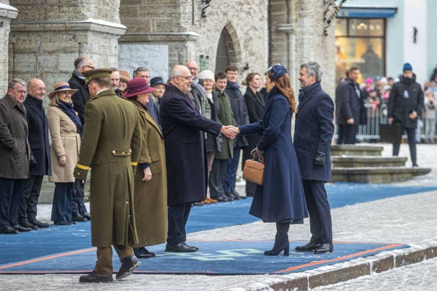 27.01.2026, Tallinn. King Frederik X of Denmark and Queen Mary will be in Estonia on a state visit at the invitation of President Alar Karis. The official welcome for the royal couple took place on Tallinn s Town Hall Square, and was open to the public. After that, the king and queen walked to the Freedom Monument. Photo: Rasmus Rebase Postimees Tallinn Harjumaa Estonia 1RR27JAN26A30  Copyright: xRasmusxRebasex Sirje Karis, Alar Karis, King Frederik X, Queen Mary