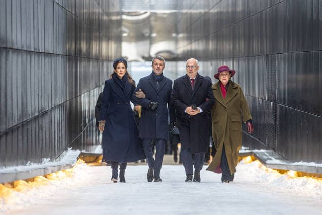 27.01.2026, Tallinn. King Frederik X of Denmark and Queen Mary will be in Estonia on a state visit at the invitation of President Alar Karis. President Karis and Sirje Karis, together with King Frederik X and Queen Mary visited the Memorial to the Victims of Communism in Maarjamäe where they lit candles in remembrance of the victims of totalitarian crimes. Photo: Rasmus Rebase Postimees Tallinn Harjumaa Estonia 1RR27JAN26C03  Copyright: xRasmusxRebasex Sirje Karis, Alar Karis, King Frederik X, Queen Mary