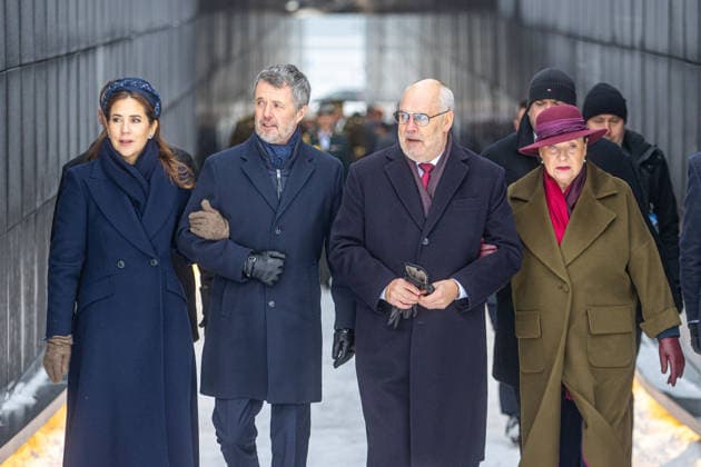 27.01.2026, Tallinn. King Frederik X of Denmark and Queen Mary will be in Estonia on a state visit at the invitation of President Alar Karis. President Karis and Sirje Karis, together with King Frederik X and Queen Mary visited the Memorial to the Victims of Communism in Maarjamäe where they lit candles in remembrance of the victims of totalitarian crimes. Photo: Rasmus Rebase Postimees Tallinn Harjumaa Estonia 1RR27JAN26C04  Copyright: xRasmusxRebasex Sirje Karis, Alar Karis, King Frederik X, Queen Mary