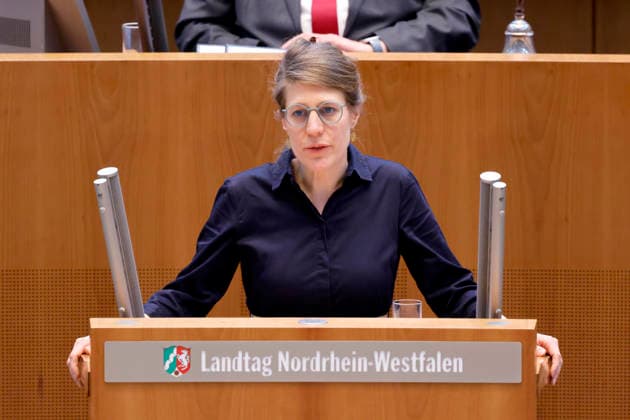 Politician Verena Schäffer Green Party , the new Minister for Children, Youth, Family, Equality, Refugees and Integration of the State of North Rhine-Westphalia, during her first speech as Minister in the NRW State Parliament Düsseldorf, 28 01 2026 NRW Germany Copyright: xChristophxHardtx