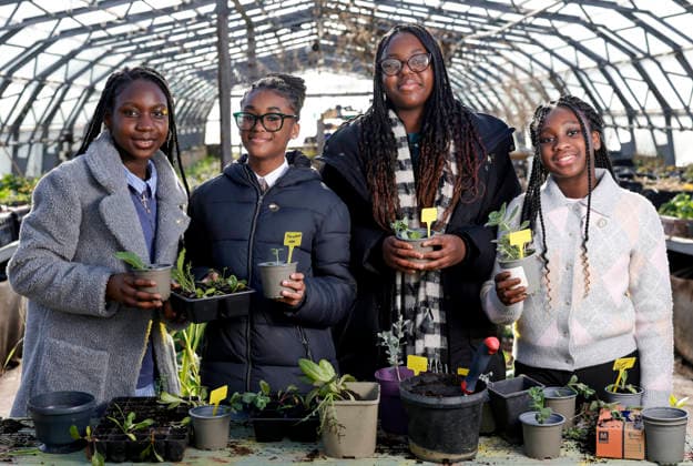 The Prince of Wales Visits Young People Supported by BBC Children in Need™s We Move FWD Programme 28 01 2026. London, UK. Pictured from left: Jemima, Fatoki, Desiree and Seyi. The Prince of Wales during meetings with three organisations who have been funded through We Move FWD. The Prince joined young people from the Humber All Nations Alliance in one of the greenhouses. He then met representatives from the Society for the Advancement of Black Arts. His Royal Highness spent time with the Thurrock African Group. The Prince also met with presenters and former youth workers Big Zuu and Richie Brave., Credit:Pete Maclaine Avalon United Kingdom, England, London  Copyright: xPetexMaclainex xAvalonx 1070000289