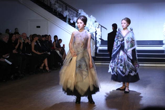 Défilé de Mode Franck Sorbier au défilé Franck Sorbier, Collection Haute Couture Printemps Eté 2026 lors de la Fashion Week de Paris PFW au Pavillon Wagram, à Paris, France, le 28 janvier 2026 Bertrand Rindoff Bestimage Runway Franck Sorbier Haute Couture Spring Summer 2026 show as part of Paris Fashion Week on January 28, 2026 in Paris, France Paris France  Copyright: xBERTRANDxRINDOFFxPETROFFx xBESTIMAGExBERTRANDxRINDOFFxPETROFFx xBESTIMAGEx