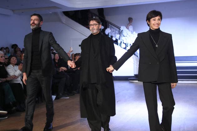 Franck Sorbier with Julien Derouault and Marie Claude Pietragalla, the Patrons of the Collection at the Franck Sorbier Haute Couture Spring Summer 2026 show as part of Paris Fashion Week PFW at Pavillon Wagram, Paris, France, January 28, 2026 Bertrand Rindoff Bestimage Runway Franck Sorbier Haute Couture Spring Summer 2026 show as part of Paris Fashion Week on January 28, 2026 in Paris, France Paris France  Copyright: xBERTRANDxRINDOFFxPETROFFx xBESTIMAGExBERTRANDxRINDOFFxPETROFFx xBESTIMAGEx