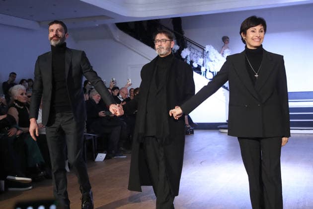 Franck Sorbier with Julien Derouault and Marie Claude Pietragalla, the Patrons of the Collection at the Franck Sorbier Haute Couture Spring Summer 2026 show as part of Paris Fashion Week PFW at Pavillon Wagram, Paris, France, January 28, 2026 Bertrand Rindoff Bestimage Runway Franck Sorbier Haute Couture Spring Summer 2026 show as part of Paris Fashion Week on January 28, 2026 in Paris, France Paris France  Copyright: xBERTRANDxRINDOFFxPETROFFx xBESTIMAGExBERTRANDxRINDOFFxPETROFFx xBESTIMAGEx