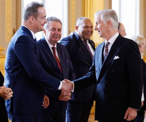 German Community Minister President Oliver Paasch, Brussels region Minister-President Rudi Vervoort, Les Engages Bertin Mampaka-Mankamba and King Philippe - Filip of Belgium pictured prior to a New Year s reception organized by the Royal Family for the Belgian Authorities, at the Royal Palace in Brussels, Wednesday 28 January 2026.  BENOITxDOPPAGNE 159281395