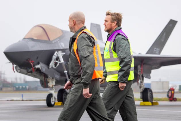 28-01-2026 Schiphol King Willem-Alexander visited a Royal Netherlands Air Force exercise at Schiphol Airport. During this training, the air force practiced how military aircraft movements can be conducted safely and responsibly from a civilian airport. Â  Copyright: xPPEx