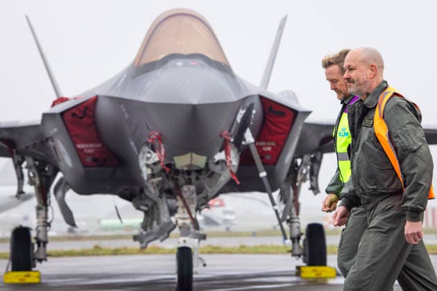 28-01-2026 Schiphol King Willem-Alexander visited a Royal Netherlands Air Force exercise at Schiphol Airport. During this training, the air force practiced how military aircraft movements can be conducted safely and responsibly from a civilian airport. Â  Copyright: xPPEx
