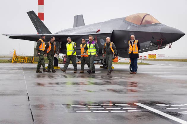 28-01-2026 Schiphol King Willem-Alexander visited a Royal Netherlands Air Force exercise at Schiphol Airport. During this training, the air force practiced how military aircraft movements can be conducted safely and responsibly from a civilian airport. Â  Copyright: xPPEx