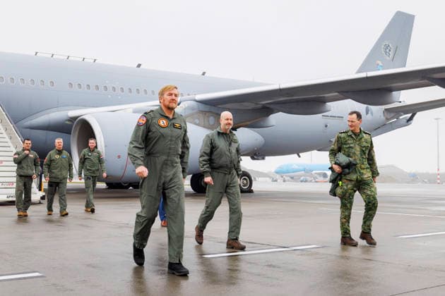 28-01-2026 Schiphol King Willem-Alexander visited a Royal Netherlands Air Force exercise at Schiphol Airport. During this training, the air force practiced how military aircraft movements can be conducted safely and responsibly from a civilian airport. Â  Copyright: xPPEx