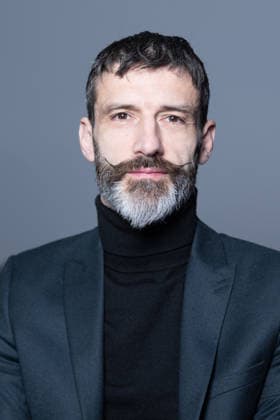 Julien Derouault, Parrain de la Collection au Front Row au défilé Franck Sorbier, Collection Haute Couture Printemps Eté 2026 lors de la Fashion Week de Paris PFW au Pavillon Wagram, à Paris, France, le 28 janvier 2026 Julien Sarkissian Bestimage Front Row Franck Sorbier Haute Couture Spring Summer 2026 show as part of Paris Fashion Week on January 28, 2026 in Paris, France Paris France  Copyright: xJulienxSarkissianx xBestimagexJulienxSarkissianx xBestimagex