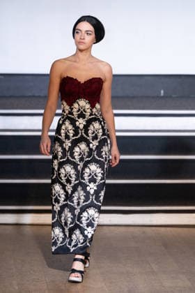 PFW - Franck Sorbier Runway A model walks the runway during the Franck Sorbier Haute Couture Week Spring Summer 2026 show as part of Paris Fashion Week on January 27, 2026 in Paris, France. Photo by Laurent Zabulon ABACAPRESS.COM Paris France  Copyright: xZabulonxLaurent ABACAx