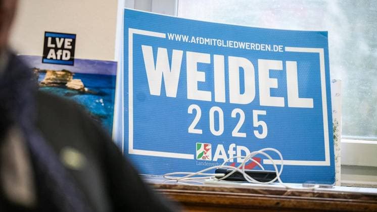 Leon Biallawons, AfD, in Bochum FOR EDITORIAL PURPOSES ONLY EDITORIAL USE ONLY p Leon Biallawons speaks on Wednesday, January 28, 2026 in Bochum Meeting with Leon Biallawons A young right-wing radical wants to gain influence in the AfD in Bochum How dangerous is he Copyright SvenjaxHanusch Copyright: SvenjaxHanusch doc84bxj8wlxag4jiiin8k ,EDITORIAL USE ONLY Copyright: SvenjaxHanusch