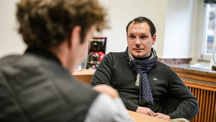 Leon Biallawons, AfD, in Bochum FOR EDITORIAL PURPOSES ONLY EDITORIAL USE ONLY p Cedric Sontowski speaks on Wednesday, January 28, 2026 in Bochum Meeting with Leon Biallawons A young right-wing radical wants to gain influence in the Bochum AfD How dangerous is he Copyright SvenjaxHanusch Copyright: SvenjaxHanusch doc84bxj9dh2ww5b70f7u4 ,EDITORIAL USE ONLY Copyright: SvenjaxHanusch