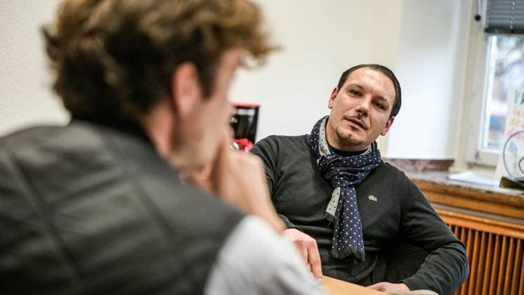 Leon Biallawons, AfD, in Bochum FOR EDITORIAL PURPOSES ONLY EDITORIAL USE ONLY p Cedric Sontowski speaks on Wednesday, January 28, 2026 in Bochum Meeting with Leon Biallawons A young right-wing radical wants to gain influence in the Bochum AfD How dangerous is he Copyright SvenjaxHanusch Copyright: SvenjaxHanusch doc84bxj9lw6npzs8vhn8l ,EDITORIAL USE ONLY Copyright: SvenjaxHanusch