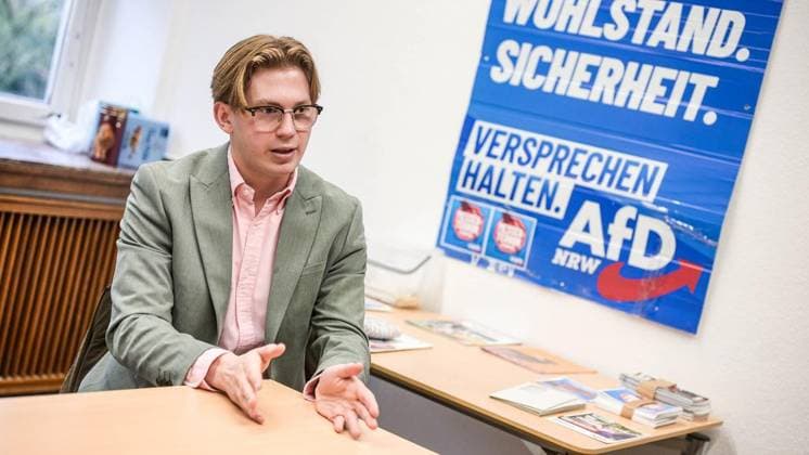 Leon Biallawons, AfD, in Bochum FOR EDITORIAL PURPOSES ONLY EDITORIAL USE ONLY p Leon Biallawons speaks on Wednesday, January 28, 2026 in Bochum Meeting with Leon Biallawons A young right-wing radical wants to gain influence in the AfD in Bochum How dangerous is he Copyright SvenjaxHanusch Copyright: SvenjaxHanusch doc84bxjbxlvc7ybdptpmo ,EDITORIAL USE ONLY Copyright: SvenjaxHanusch