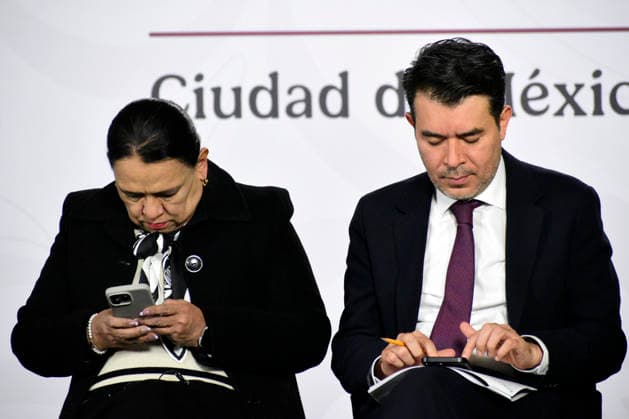 MexicoÃ¢â‚¬â ¢s Minister of the Interior, Rosa Icela RodroÂ­guez, and Undersecretary for Human Rights Arturo Medina during a news conference on the compensation for the victims killed and injured in the Interoceanic train accident at the National Palace. on January 28, 2026, in Mexico City, Mexico. Mexico City Mexico - ZUMAe321 20260128_zia_e321_002 Copyright: xLuisxBarronx