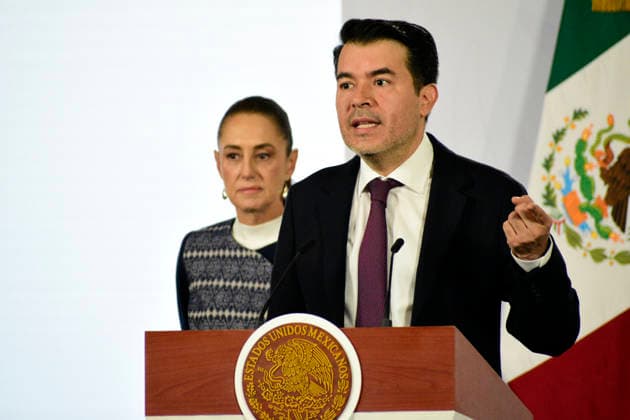 Undersecretary for Human Rights Arturo Medina, speaks about the compensation for the victims killed and injured in the Interoceanic train accident during a news conference at the National Palace. on January 28, 2026, in Mexico City, Mexico. Mexico City Mexico - ZUMAe321 20260128_zia_e321_004 Copyright: xLuisxBarronx