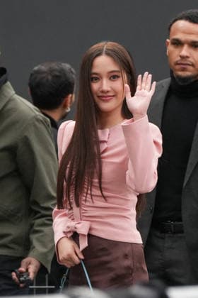 Sarocha Chamkimha Freen arrives at the Valentino fashion show as part of Haute Couture Spring Summer 2026 on January 28, 2026 in Paris, France Paris France PFW , le 28 janvier 2026 Anne Sophie Guebey Bestimage Sarocha Chamkimha Freen arrives at the Valentino fashion show as part of Haute Couture Spring Summer 2026 on January 28, 2026 in Paris, France Paris France  Copyright: xAnne-SophiexGuebeyx xBestimagexAnne-SophiexGuebeyx xBestimagex