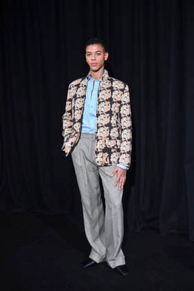 Guillaume Diop au photocall du défilé Valentino, Collection Haute Couture Printemps Eté 2026 lors de la Fashion Week de Paris PFW , à Paris, France, le 28 janvier 2026 Olivier Borde Bestimage Photocall Valentino fashion show as part of Haute Couture Spring Summer 2026 on January 28, 2026 in Paris, France Paris France  Copyright: xOLIVIERxBORDEx xBESTIMAGExOLIVIERxBORDEx xBESTIMAGEx